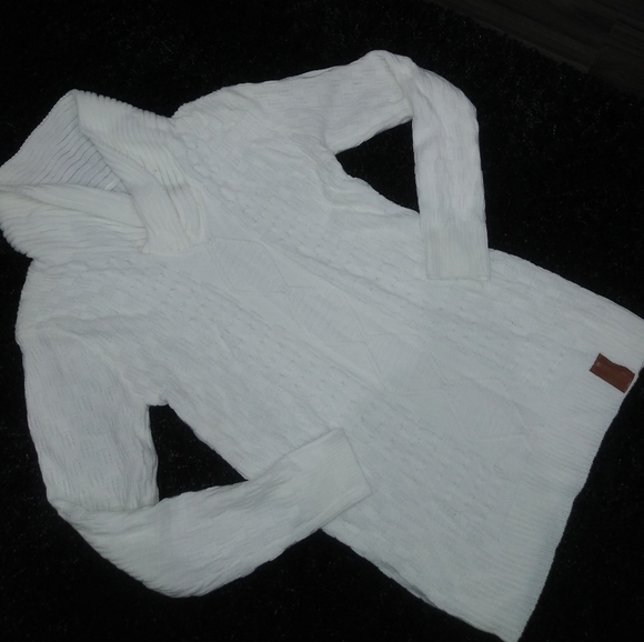 None Sweaters - 💞White detailed sweater. New never worn💞.NWOT